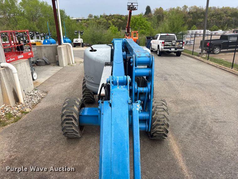 image for item EA4760 2011 Genie Z-45/25J boom lift