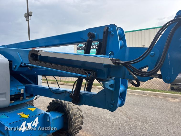 image for item EA4760 2011 Genie Z-45/25J boom lift