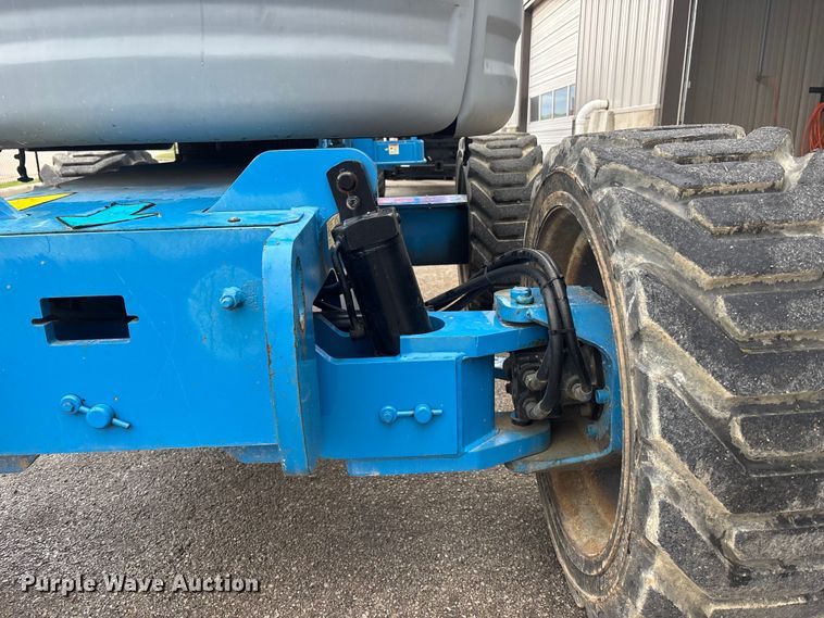 image for item EA4760 2011 Genie Z-45/25J boom lift