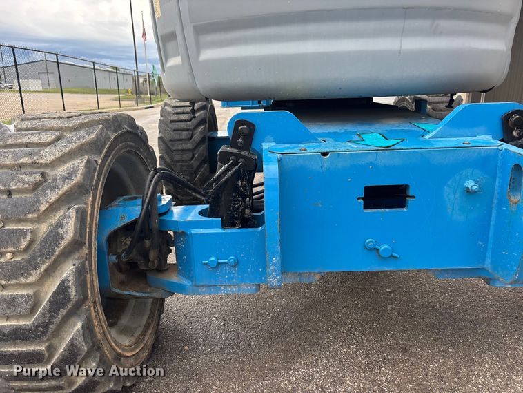 image for item EA4760 2011 Genie Z-45/25J boom lift