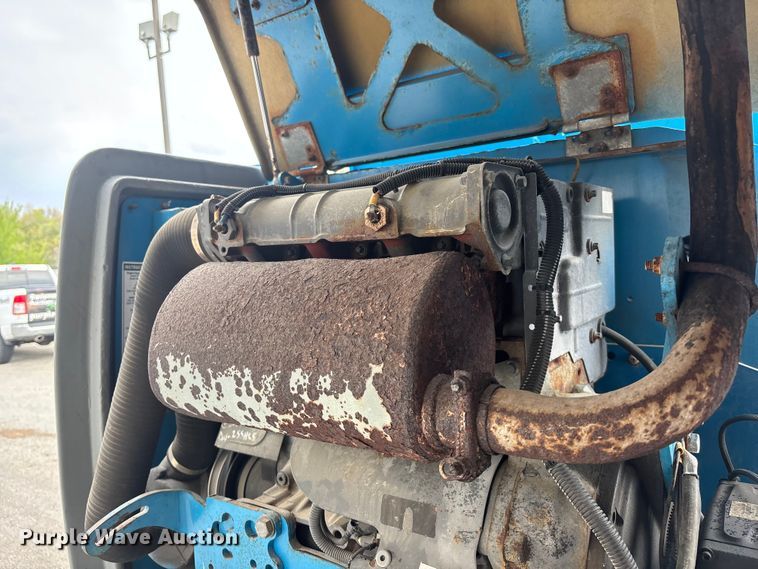 image for item EA4760 2011 Genie Z-45/25J boom lift