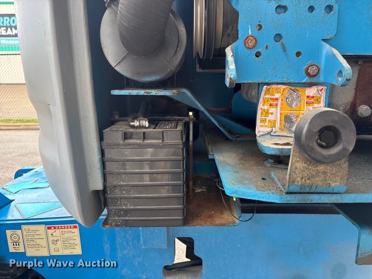 image for item EA4760 2011 Genie Z-45/25J boom lift