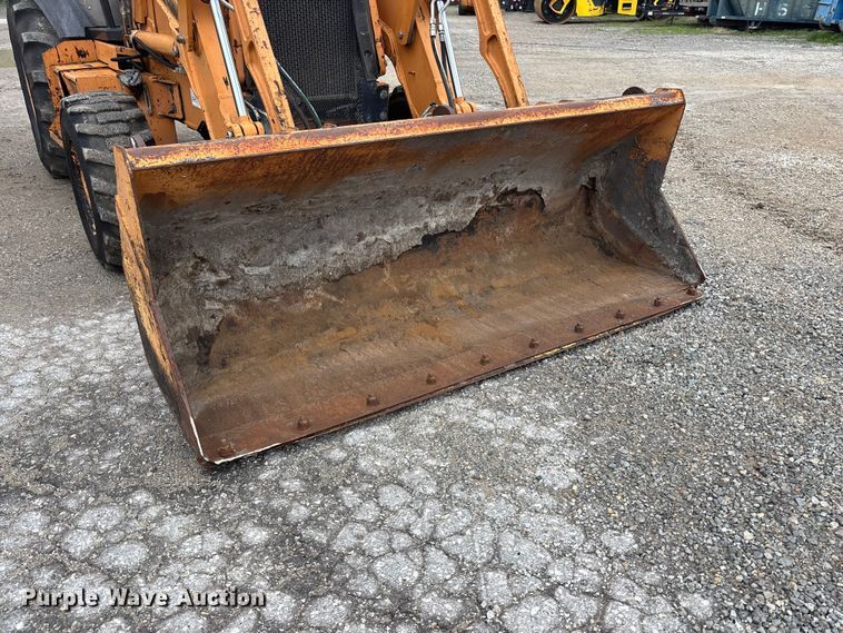 image for item EA4762 2011 Case 570MXT Series 3 landscape tractor