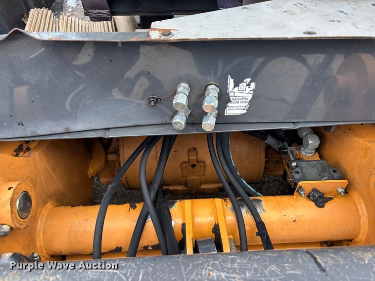 image for item EA4762 2011 Case 570MXT Series 3 landscape tractor