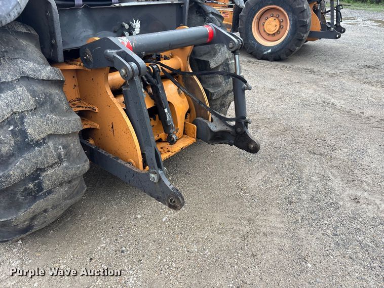 image for item EA4762 2011 Case 570MXT Series 3 landscape tractor