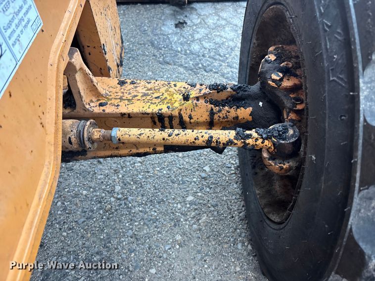 image for item EA4762 2011 Case 570MXT Series 3 landscape tractor