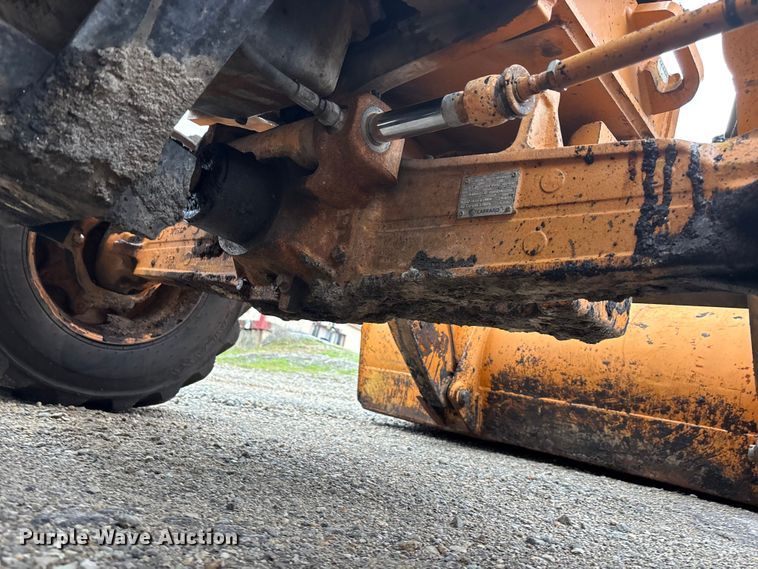 image for item EA4762 2011 Case 570MXT Series 3 landscape tractor