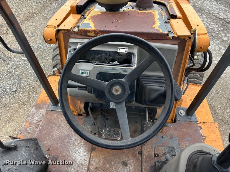 image for item EA4762 2011 Case 570MXT Series 3 landscape tractor