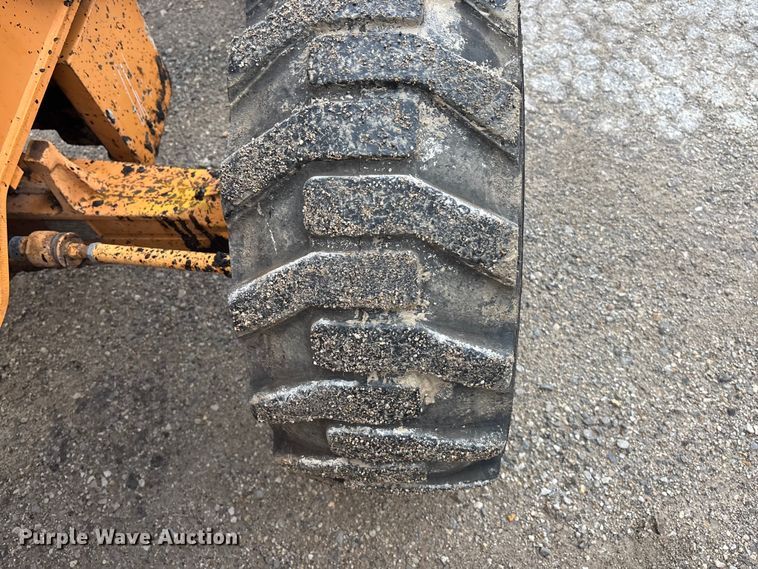 image for item EA4762 2011 Case 570MXT Series 3 landscape tractor