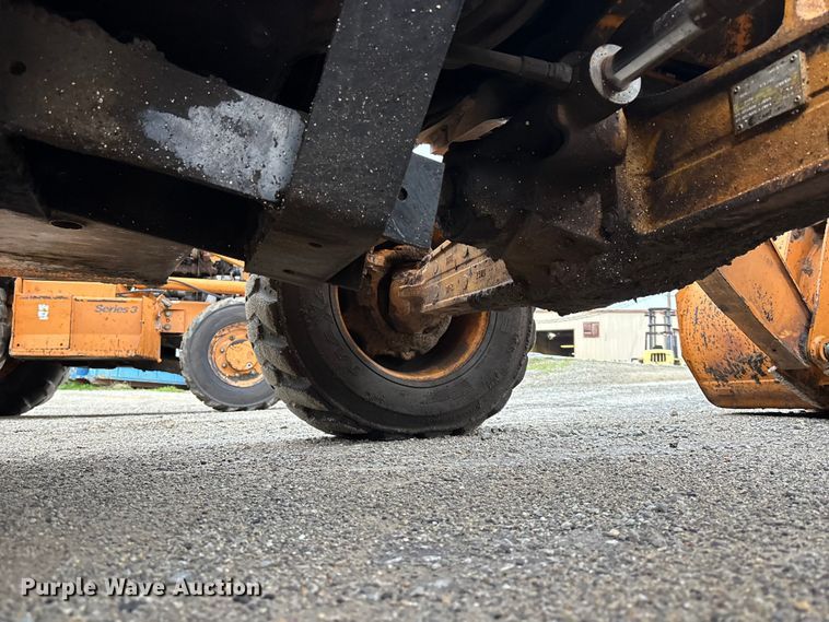 image for item EA4763 2007 Case 570 MXT landscape tractor