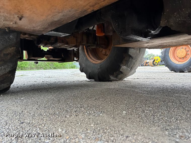 image for item EA4763 2007 Case 570 MXT landscape tractor