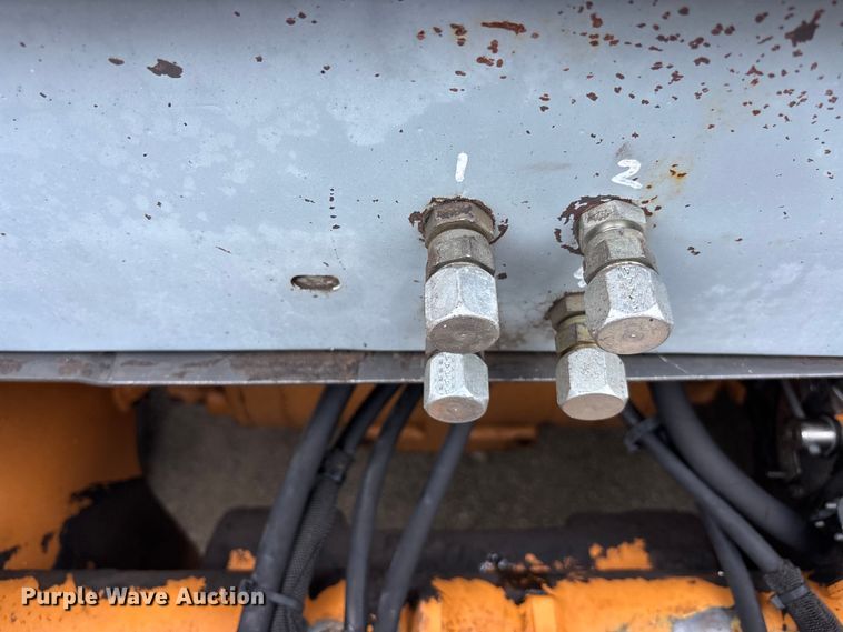 image for item EA4763 2007 Case 570 MXT landscape tractor