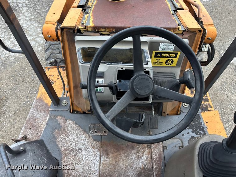 image for item EA4763 2007 Case 570 MXT landscape tractor