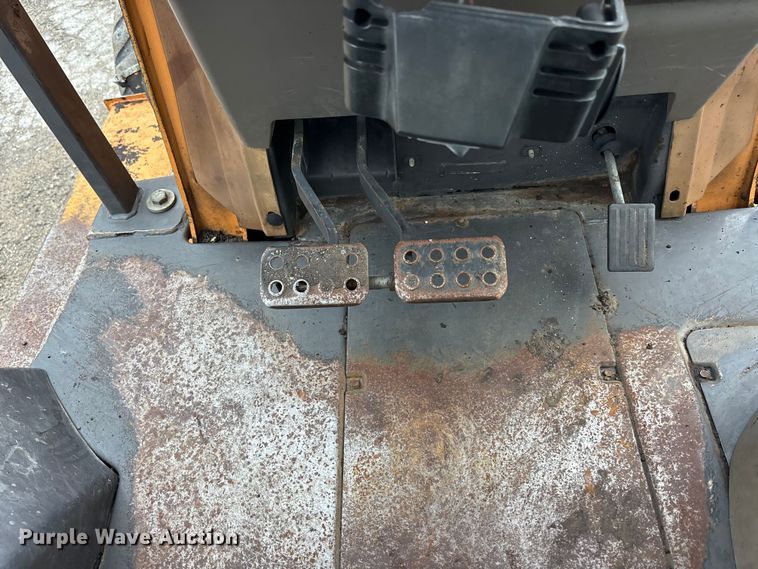 image for item EA4763 2007 Case 570 MXT landscape tractor