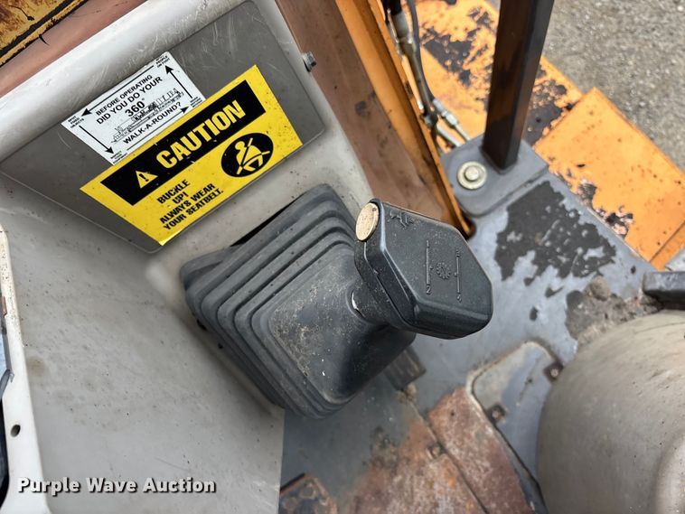 image for item EA4763 2007 Case 570 MXT landscape tractor