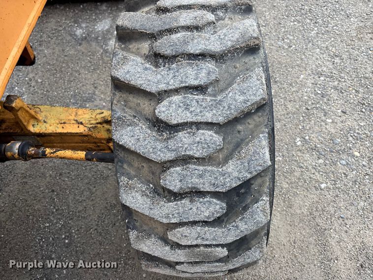 image for item EA4763 2007 Case 570 MXT landscape tractor