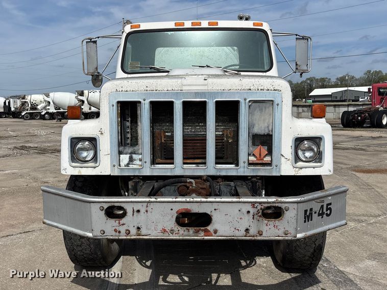 image for item EA4764 1988 International F2574 ready mix truck