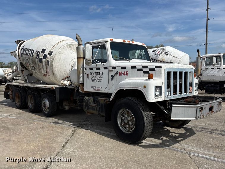 image for item EA4764 1988 International F2574 ready mix truck