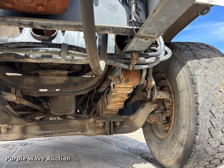 image for item EA4764 1988 International F2574 ready mix truck