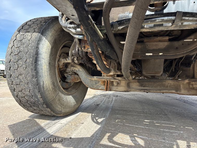 image for item EA4764 1988 International F2574 ready mix truck