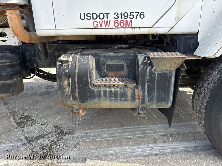 image for item EA4764 1988 International F2574 ready mix truck