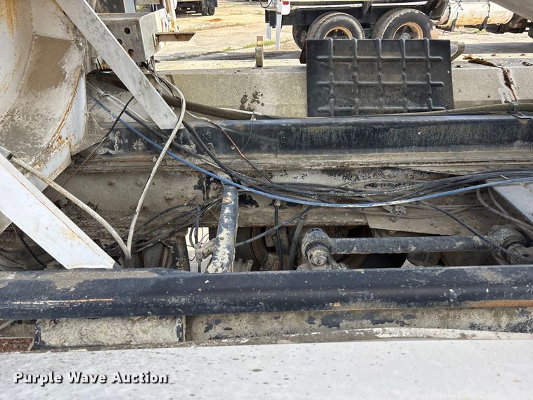 image for item EA4764 1988 International F2574 ready mix truck