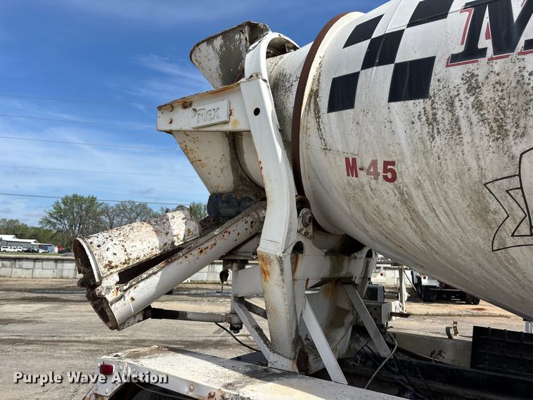 image for item EA4764 1988 International F2574 ready mix truck