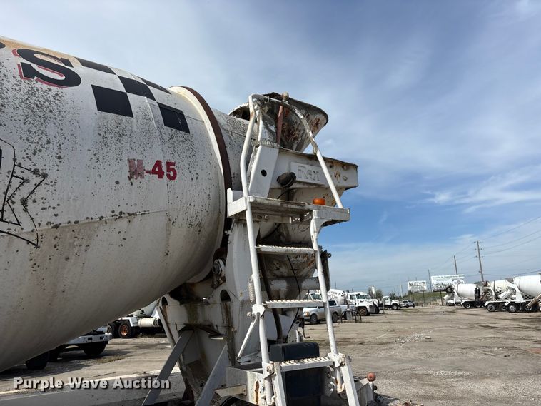 image for item EA4764 1988 International F2574 ready mix truck