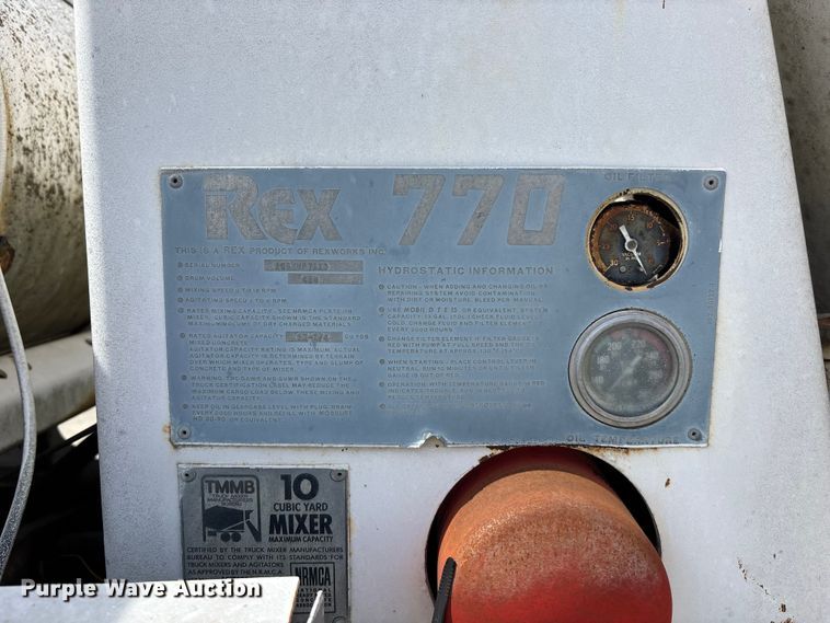 image for item EA4764 1988 International F2574 ready mix truck