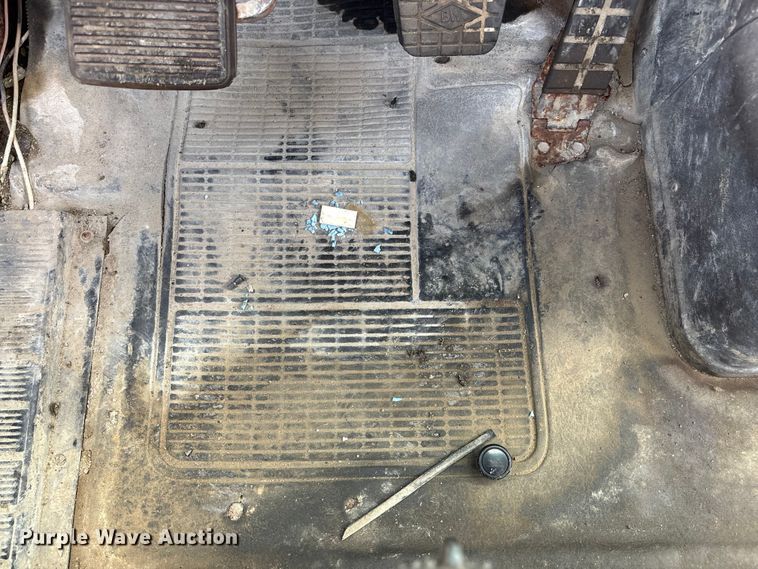 image for item EA4764 1988 International F2574 ready mix truck