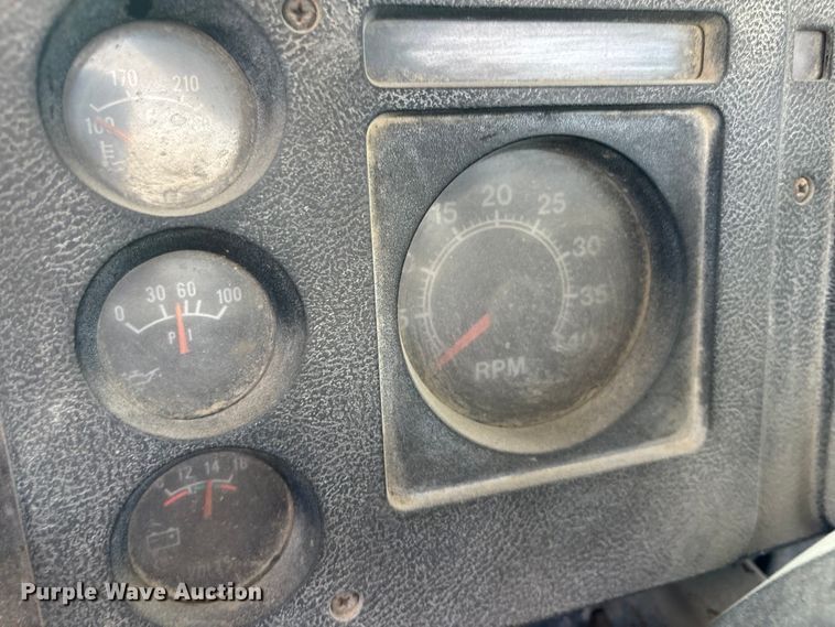 image for item EA4764 1988 International F2574 ready mix truck