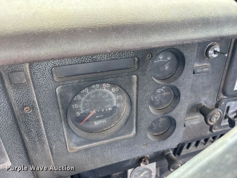 image for item EA4764 1988 International F2574 ready mix truck