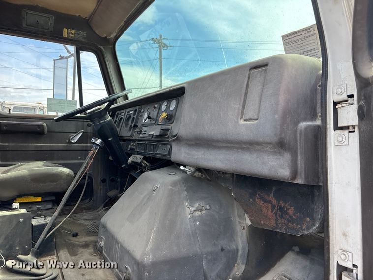 image for item EA4764 1988 International F2574 ready mix truck