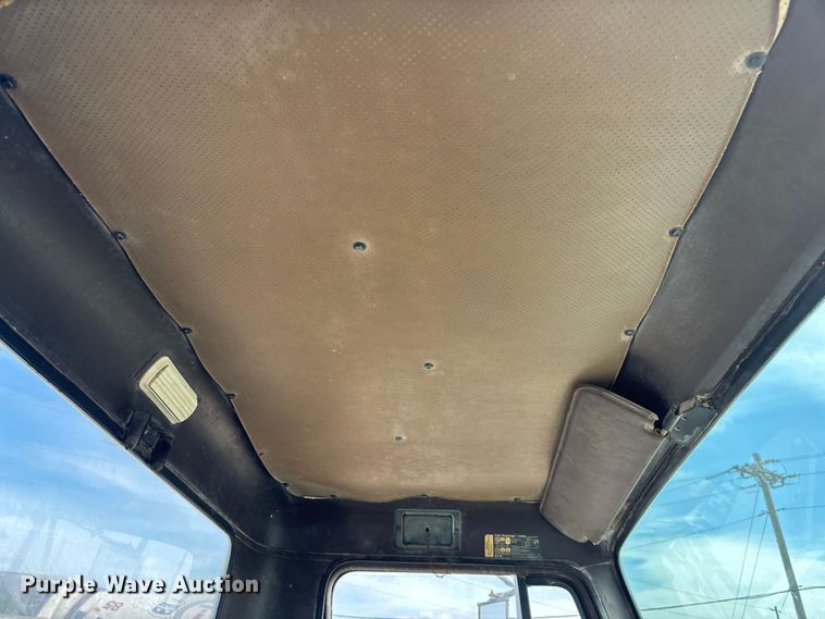 image for item EA4764 1988 International F2574 ready mix truck