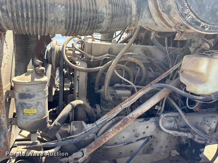 image for item EA4764 1988 International F2574 ready mix truck