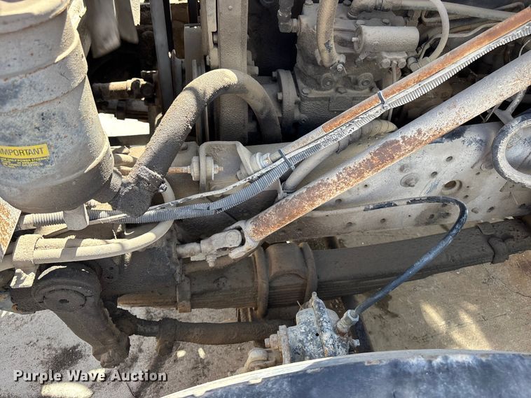 image for item EA4764 1988 International F2574 ready mix truck