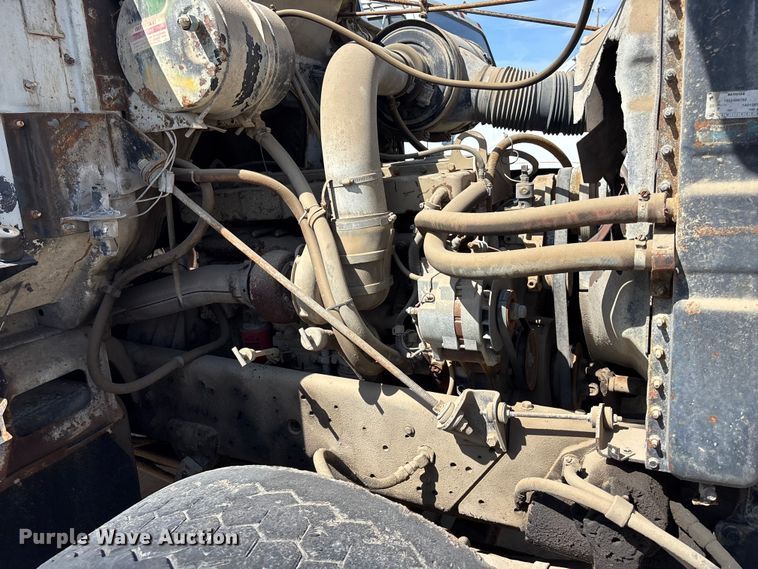 image for item EA4764 1988 International F2574 ready mix truck