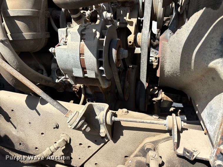 image for item EA4764 1988 International F2574 ready mix truck