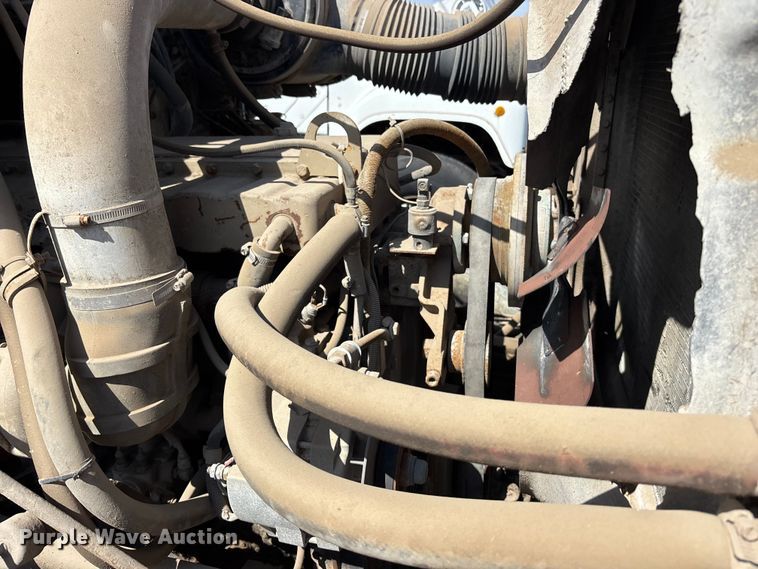 image for item EA4764 1988 International F2574 ready mix truck