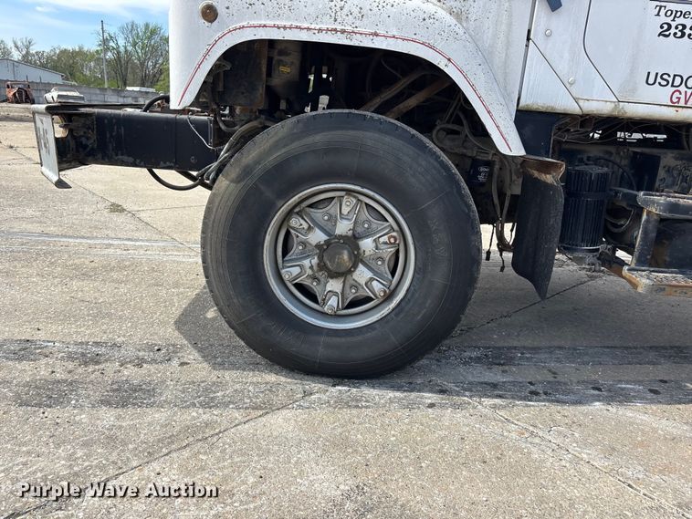 image for item EA4764 1988 International F2574 ready mix truck