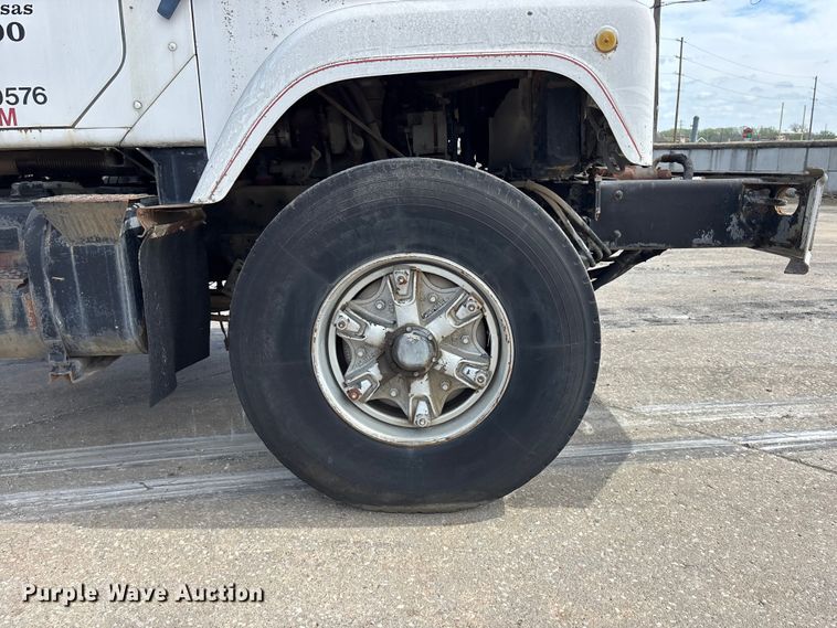 image for item EA4764 1988 International F2574 ready mix truck