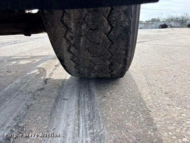 image for item EA4764 1988 International F2574 ready mix truck