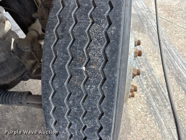 image for item EA4764 1988 International F2574 ready mix truck