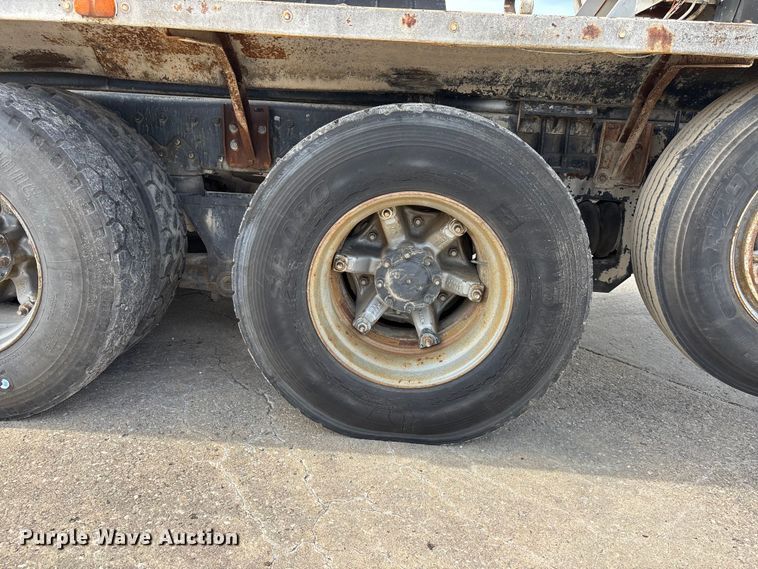 image for item EA4764 1988 International F2574 ready mix truck