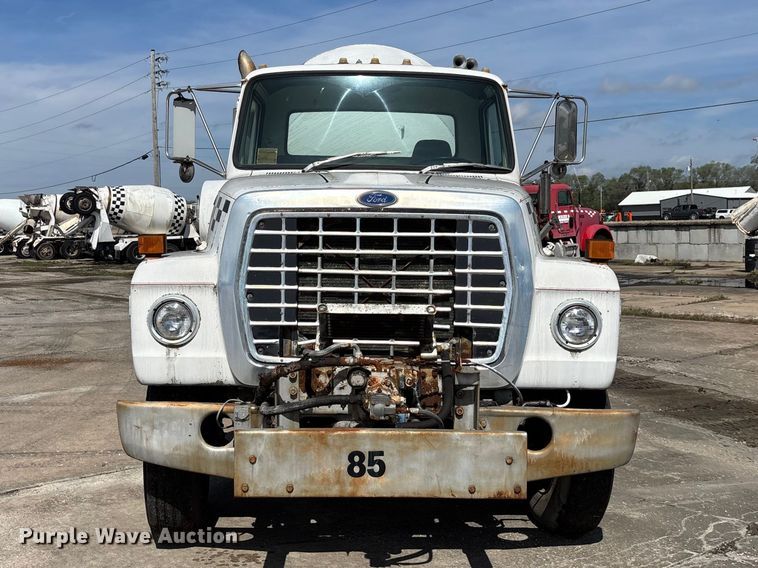 image for item EA4766 1985 Ford LT8000 ready mix truck