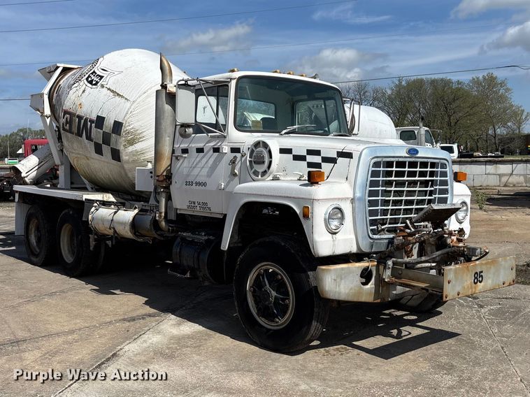 image for item EA4766 1985 Ford LT8000 ready mix truck