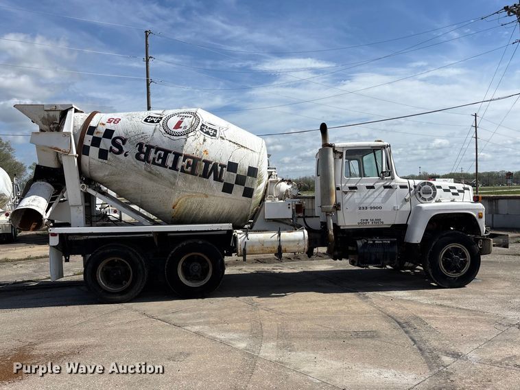 image for item EA4766 1985 Ford LT8000 ready mix truck