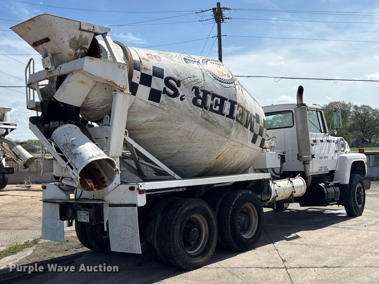 image for item EA4766 1985 Ford LT8000 ready mix truck