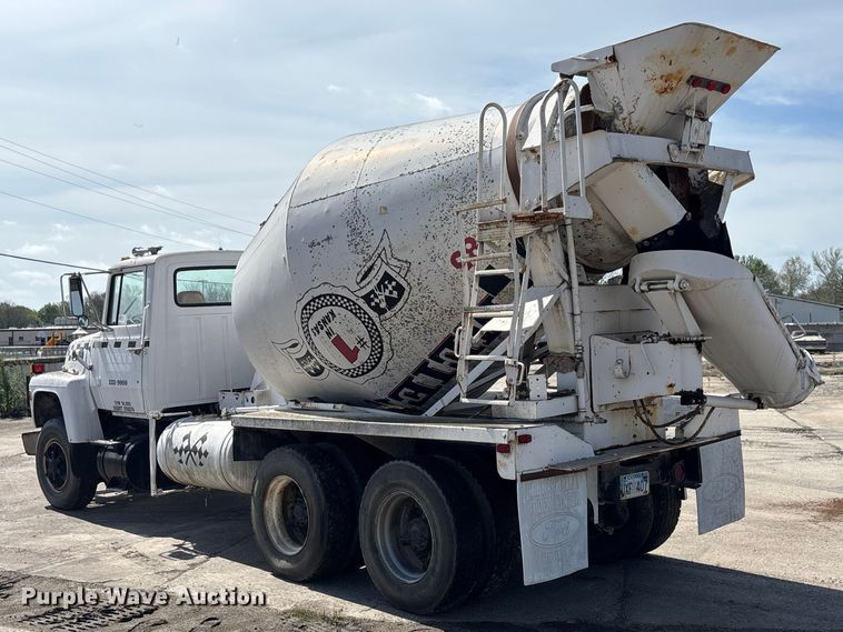 image for item EA4766 1985 Ford LT8000 ready mix truck
