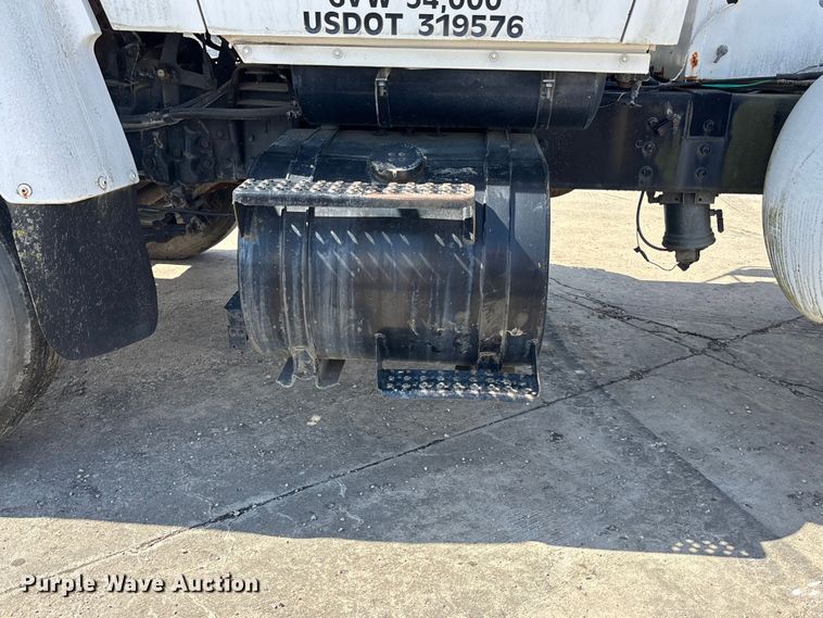 image for item EA4766 1985 Ford LT8000 ready mix truck